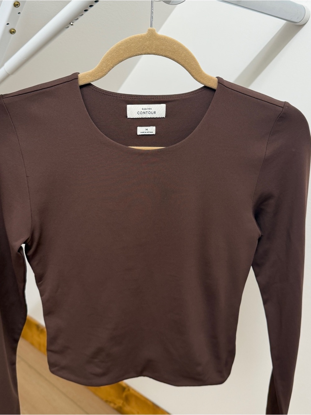 Aritzia Contour Long-Sleeve Crewneck Top — Chocolate Brown